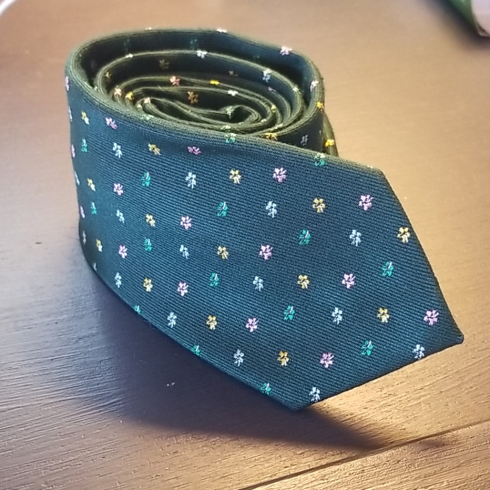 New green tie